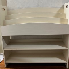 【現在取引中】子供用？本棚 ブックラック 絵本ラック