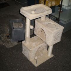 メーカー不明　キャットタワー　幅約45㎝奥行約45センチ高…
