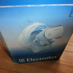 ●ELectrolux ●ソフトクリームマシン,以前おもてなし使用してました、その後倉庫保管、●ジャンク投稿です、●電源、回転確認済、説明書有り、箱は傷み有、NC.NRでお願い致します★お手数をおかけしますプロフィール必読ですの画像