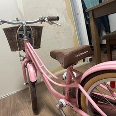 子供用自転車とヘルメット