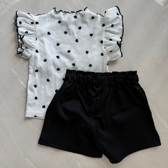 上下セット❗️ハート柄フリルトップス＆ショートパンツセットの画像