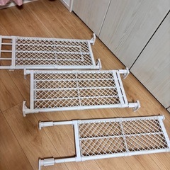 伸縮ラック・3個の画像