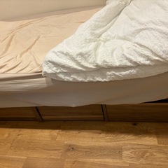 セミダブルベッド
