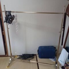 ハンガーラック　スチール製