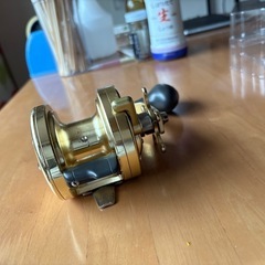 シマノ　オシアジガー2000 左巻き　
中古品　　ボート　オフショア　の画像