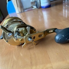 シマノ　オシアジガー2000 左巻き　
中古品　　ボート　オフショア　の画像