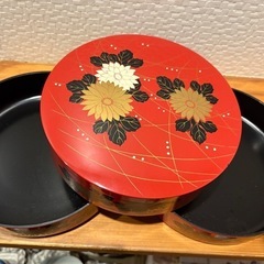 三段重箱     円形    お菓子入れ 　昭和レトロの画像