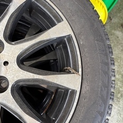 [取引中] スタッドレスタイヤ(4本)の画像