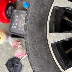 [取引中] スタッドレスタイヤ(4本)の画像