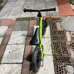 【5305】ストライダー　2,200円（税込）の画像