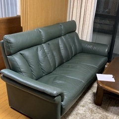 応接セットとセンターラグ