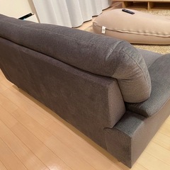 マナベ家具　オリジナルソファ　三人掛け　使用期間1週間
の画像