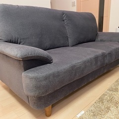 マナベ家具　オリジナルソファ　三人掛け　使用期間1週間
の画像