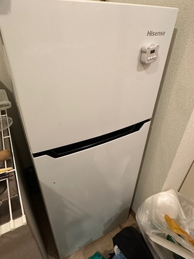 　美品　Hisense（ハイセンス） 2ドア冷凍冷蔵庫 HR-B1201