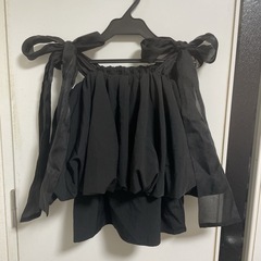 GRLのオフショルリボンブラウスです☺️