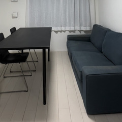 IKEAの黒テーブル｜高さ調整可
