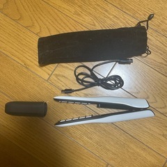 ヘアアイロン　バッテリー式　機内持ち込み可