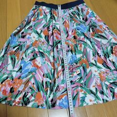 【vivapresto】ヴィヴァプレストフラワープリント フレアスカート ひざ丈の画像