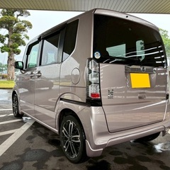 Bluetoothナビ付き☆月々9千円〜分割払い可❗️ 車検2年付き！【名義変更代込み】大人気☆ホンダ N-BOX☆ステアリングスイッチ付き☆Bluetoothナビ付き☆走行中DVD見れます☆両側電動スライドドア☆ドラレコ付き☆スマートキー☆フルオートエアコン☆社外アルミ☆そのまま乗って帰れます❗️の画像