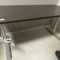 電源付き机