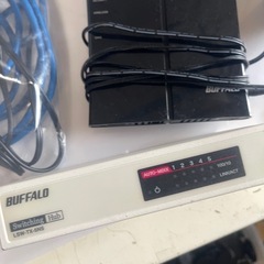 BUFFALO AirStation WZR-HP-G300H 無線LANルーター　コレガ5ポートHUB　動作品の画像