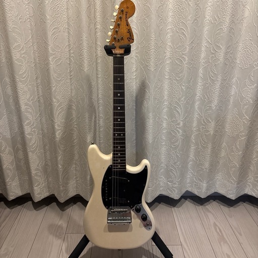 弦楽器、ギター Fender Mustang