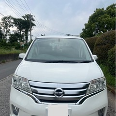日産のセレナハイウェイスター G S-HYBRID、年式平…