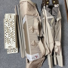 ベビーベッド(完全なセット)の画像