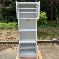 💥福岡市内配送設置対応🌈　レンジ台 食器棚 ホワイト 白 スライド棚 コンセント付 キッチン 家電 収納 シンプル キッチン収納の画像