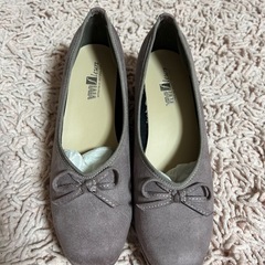 VIVI fleurs パンプス　グレー リボン付き スエード風スリッポン　24の画像
