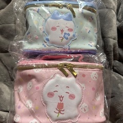 ちいかわ　しまむら　バニティポーチ　ハチワレ