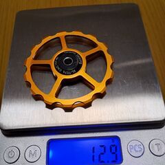 アルミ製セラミックベアリングビックプーリー ほぼ新品　15T ゴールドの画像
