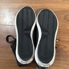 アディダス　スニーカーの画像