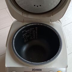3合炊き炊飯器+ケトルの画像