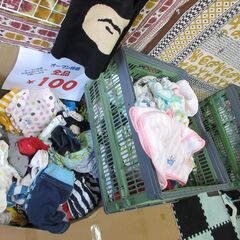 ベビー服いろいろリサイクル　古着　今なら５点で　おまけつき