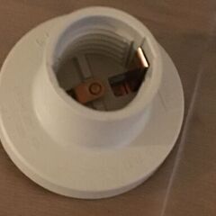 🟣 合計３種類　❶パナソニック 引掛レセップキャップ 天井電球簡易ソケット❷床面コード付きソケット❸口金はいけるが球がでかい電球１個の画像