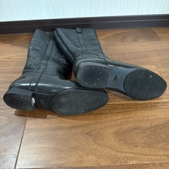 黒いレザーロングブーツ　ボア　23㎝の画像