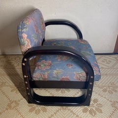 お届け！　低い椅子の画像