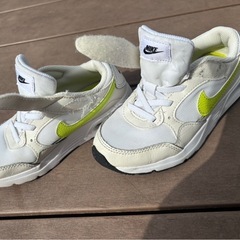 NIKE スニーカー　18センチ