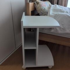 サイドテーブルの画像