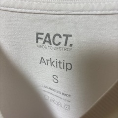 FACT. × Arkitip コラボ tシャツ の画像