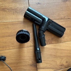 TOSHIBA コードレス掃除機の画像