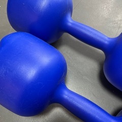 水を入れて使うダンベルの画像