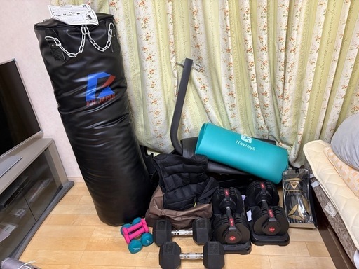 筋トレグッズセット　サンドバッグ　ダンベル　ウエイトベストなど