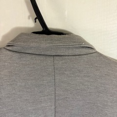 カジュアルスーツ　灰色　綿質の画像