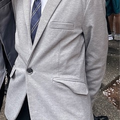 カジュアルスーツ　灰色　綿質の画像