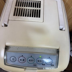 ポータブル温冷庫 100V車は12ボルト両用です。の画像