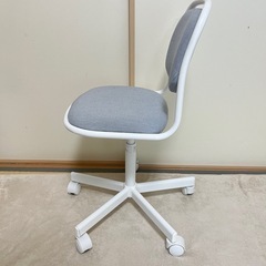 IKEA 子供　イスの画像