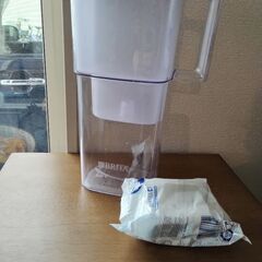 ブリタ浄水器　カートリッジ付き