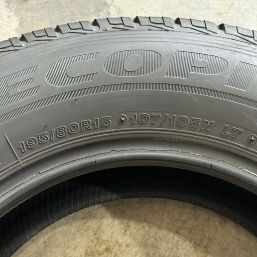 【決まりました】【セール】ハイエース・キャラバンに　195/80R15 107/105N LT R710 ブリヂストン　交換工賃込み